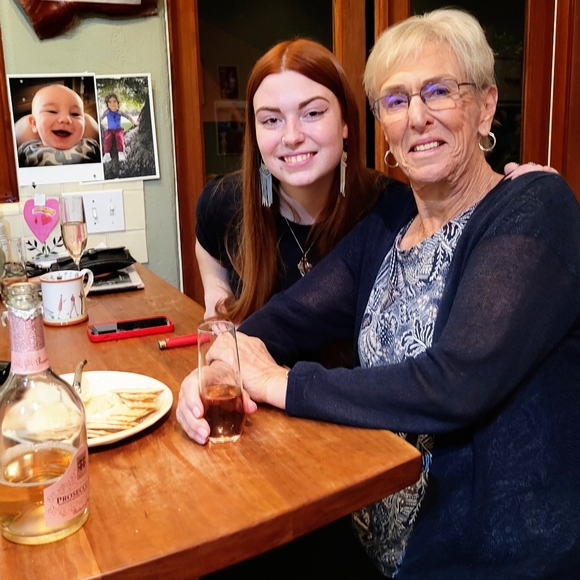 Meet your Posher, Jennifer--POSH AMBASSADOR & 5⭐️ Seller! - Picture 10 of 16